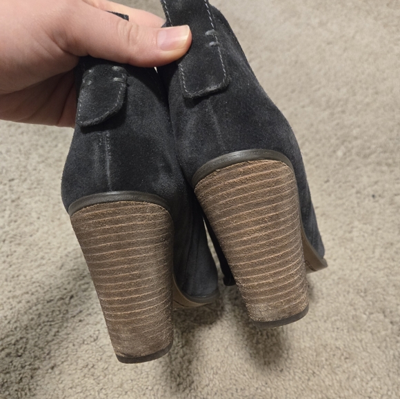 Vince camuto booties - Picture 5 of 6